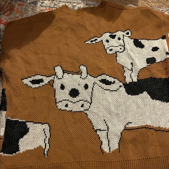 Brown Sweater  oversized casual with Cow Design - Picture 4 of 4